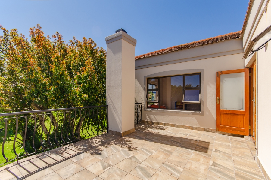 4 Bedroom Property for Sale in Heritage Park Western Cape